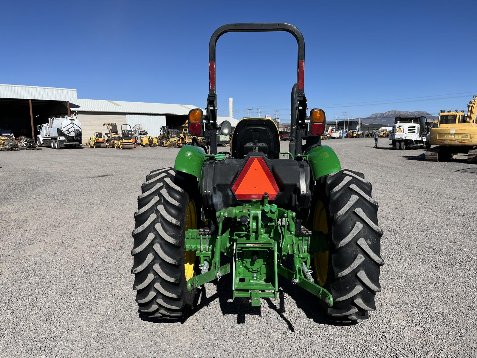 ./imagenes/INVOICE/2019/18009/JOHN DEERE 5050E (14).JPG